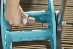 GARDENA AquaRoll S Slangenwagenset - Incl. 20 M Classic Slang -Plantenverzorgings Winkel gardena aquaroll s slangenwagenset incl 20 m classic slang 1619704720 l