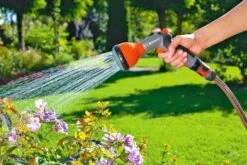 GARDENA Classic Multibroes -Plantenverzorgings Winkel gardena classic multibroes 1619704821 l